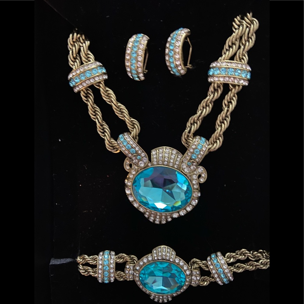 Heidi Daus “Chain of Events” necklace, earrings, bracelet set